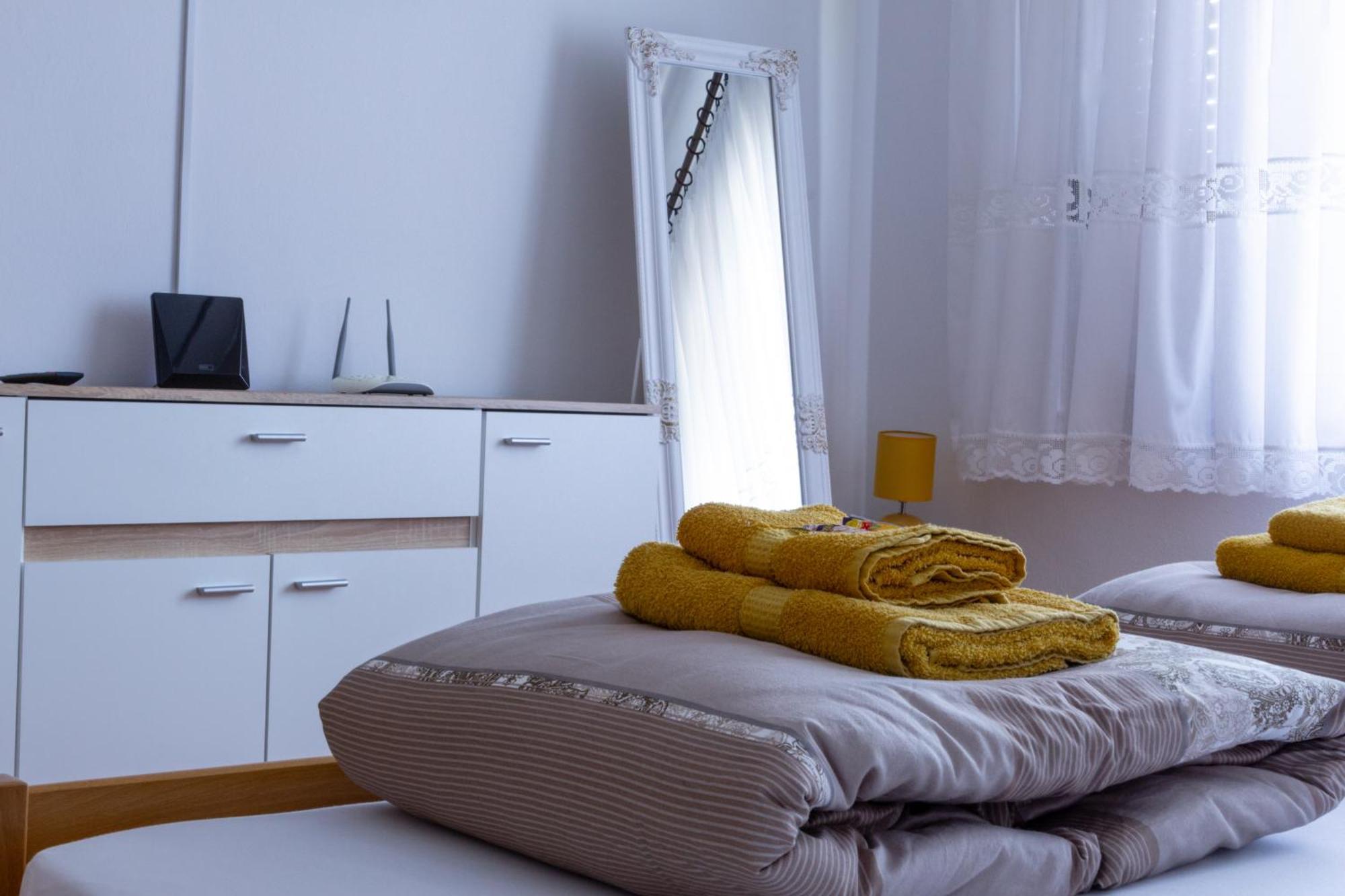 Ferienwohnung Sea View Retreat With 170Mbps Wifi And Sunny Balcony Kastav Exterior foto